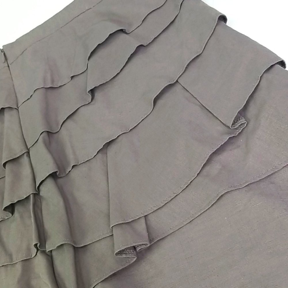 NEW High Rise Ruffle Skirt - Picture 4 of 5